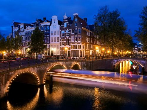 Вы почувствуете атмосферу Амстердама и захотите вернуться туда вновь