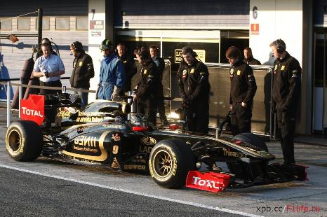 Ник Хайдфельд на тестах за рулем Lotus Renault GP, 2011 г 