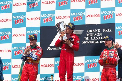 Изображение: canada_1995_podium.jpg. Тип: image/jpeg. Размер: 500x334. Объем: 77.11KByte.