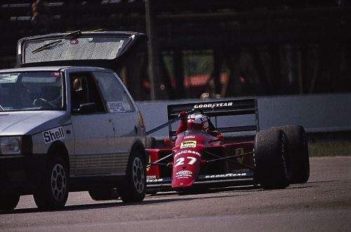 Изображение: mansell_fiat_uno.jpg. Тип: image/jpeg. Размер: 500x331. Объем: 36.485KByte.