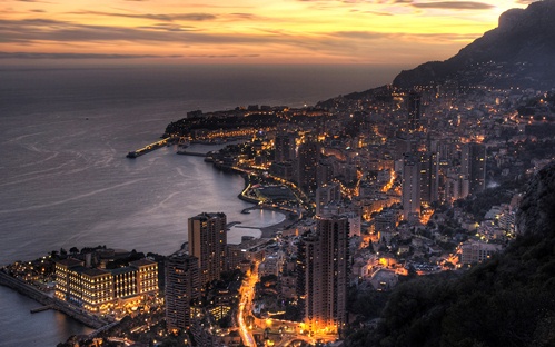 Панорама княжества Монако при закате солнца