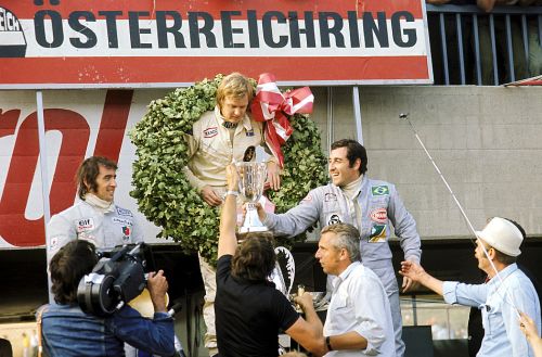 Изображение: austria_1973_podium.jpg. Тип: image/jpeg. Размер: 500x329. Объем: 47.452KByte.