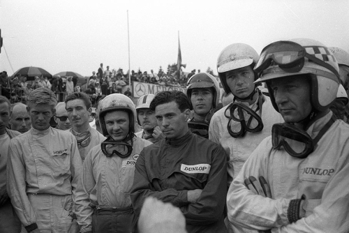 Изображение: belgium_1963_drivers.jpg. Тип: image/jpeg. Размер: 500x334. Объем: 141.44KByte.