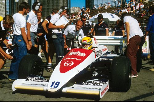 Изображение: detroit_1984_senna_hart.jpg. Тип: image/jpeg. Размер: 500x332. Объем: 50.536KByte.