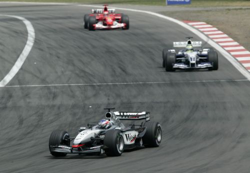 Изображение: europe_2003_raikkonen_schumacher.jpg. Тип: image/jpeg. Размер: 500x346. Объем: 47.732KByte.