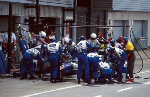 Изображение: gbr_1997_williams_pit_stop.jpg. Тип: image/jpeg. Размер: 500x323. Объем: 39.405KByte.