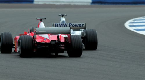 Изображение: gbr_2002_barrichello_montoya.jpg. Тип: image/jpeg. Размер: 500x277. Объем: 15.9KByte.