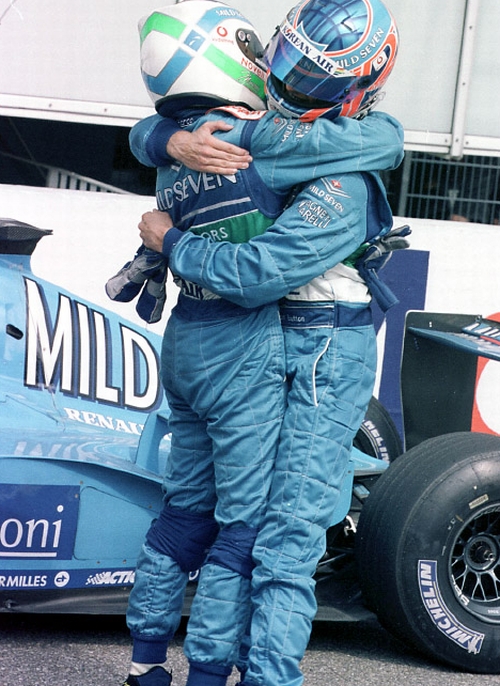 Изображение: hockenheim_2001_fisichella_button.jpg. Тип: image/jpeg. Размер: 500x686. Объем: 292.671KByte.