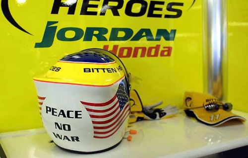 Изображение: indy_2001_trulli_helmet.jpg. Тип: image/jpeg. Размер: 500x318. Объем: 34.495KByte.