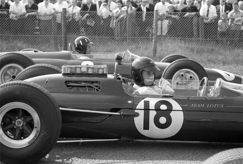 Изображение: jim_clark_graham_hill_1964.jpg. Тип: image/jpeg. Размер: 500x338. Объем: 65.39KByte.