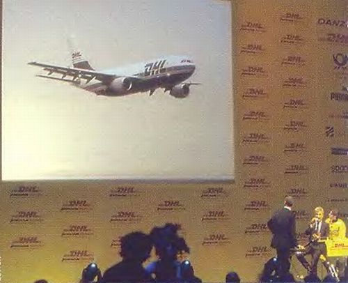 Изображение: jordan_launch_2002_dhl.jpg. Тип: image/jpeg. Размер: 500x406. Объем: 32.889KByte.