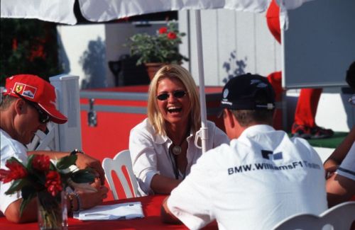 Изображение: montreal_2000_schumacher_family.jpg. Тип: image/jpeg. Размер: 500x325. Объем: 33.744KByte.