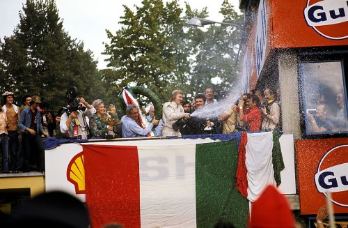 Изображение: monza_1973_podium.jpg. Тип: image/jpeg. Размер: 500x327. Объем: 48.628KByte.