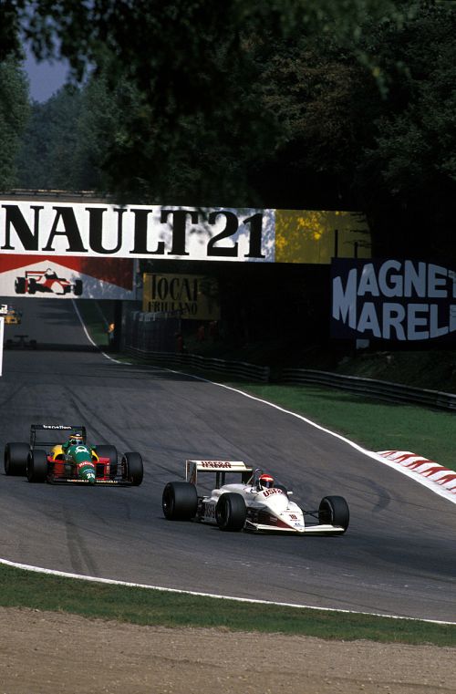 Изображение: monza_1988_cheever_boutsen.jpg. Тип: image/jpeg. Размер: 500x761. Объем: 62.836KByte.