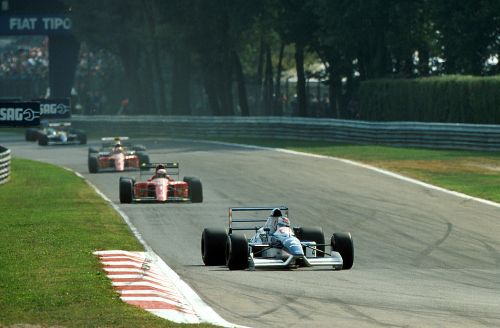 Изображение: monza_1990_alesi_ferrari.jpg. Тип: image/jpeg. Размер: 500x328. Объем: 27.956KByte.