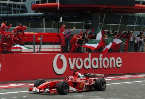 Изображение: monza_2004_barrichello_finish.jpg. Тип: image/jpeg. Размер: 500x343. Объем: 35.435KByte.