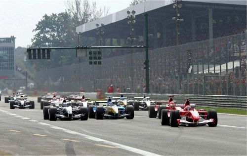 Изображение: monza_2004_start.jpg. Тип: image/jpeg. Размер: 500x316. Объем: 32.277KByte.