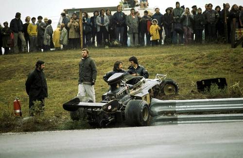 Изображение: mosport_1973_peterson_crash.jpg. Тип: image/jpeg. Размер: 500x325. Объем: 154.653KByte.