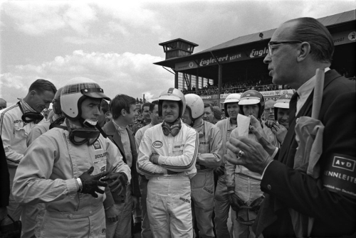 Изображение: nurburgring_1965_drivers.jpg. Тип: image/jpeg. Размер: 500x335. Объем: 126.526KByte.