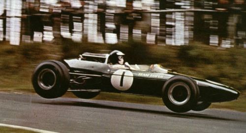 Изображение: nurburgring_1966_clark_jim.jpg. Тип: image/jpeg. Размер: 500x270. Объем: 26.585KByte.