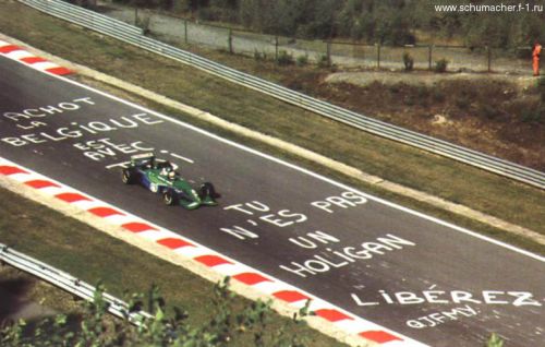 Изображение: spa_1991_de_cesaris.jpg. Тип: image/jpeg. Размер: 500x318. Объем: 37.479KByte.