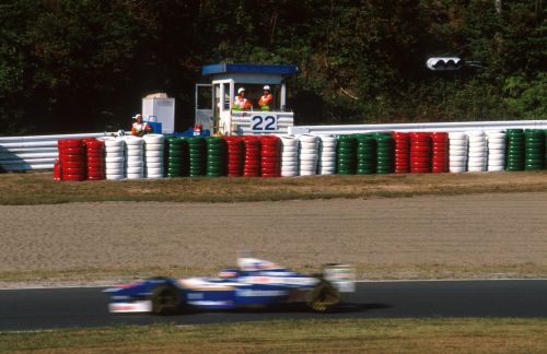 Изображение: suzuka_1997_villeneuve.jpg. Тип: image/jpeg. Размер: 500x324. Объем: 36.866KByte.