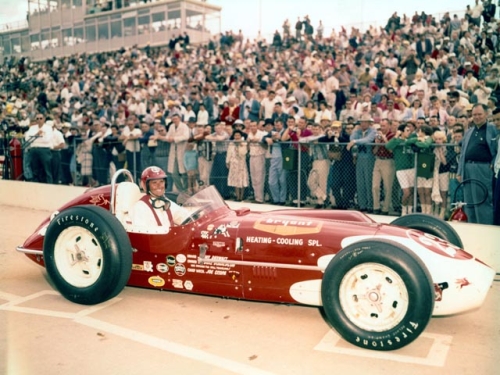 Изображение: wilson_indy500_1960.jpg. Тип: image/jpeg. Размер: 500x375. Объем: 184.318KByte.