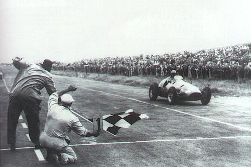 Изображение: zandvoort_1952_ascari.jpg. Тип: image/jpeg. Размер: 500x332. Объем: 33.977KByte.